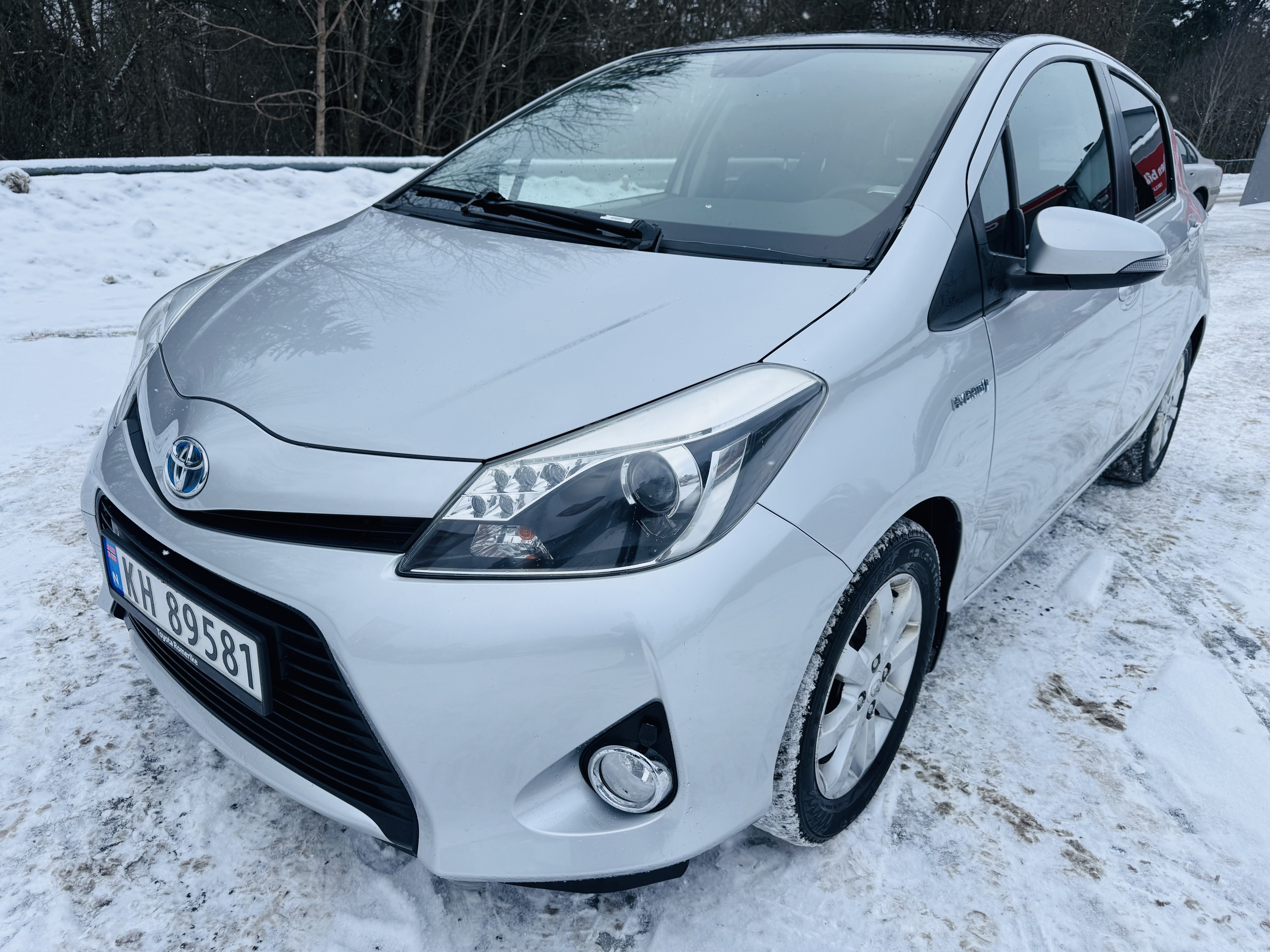 2013 TOYOTA YARIS HYBRID