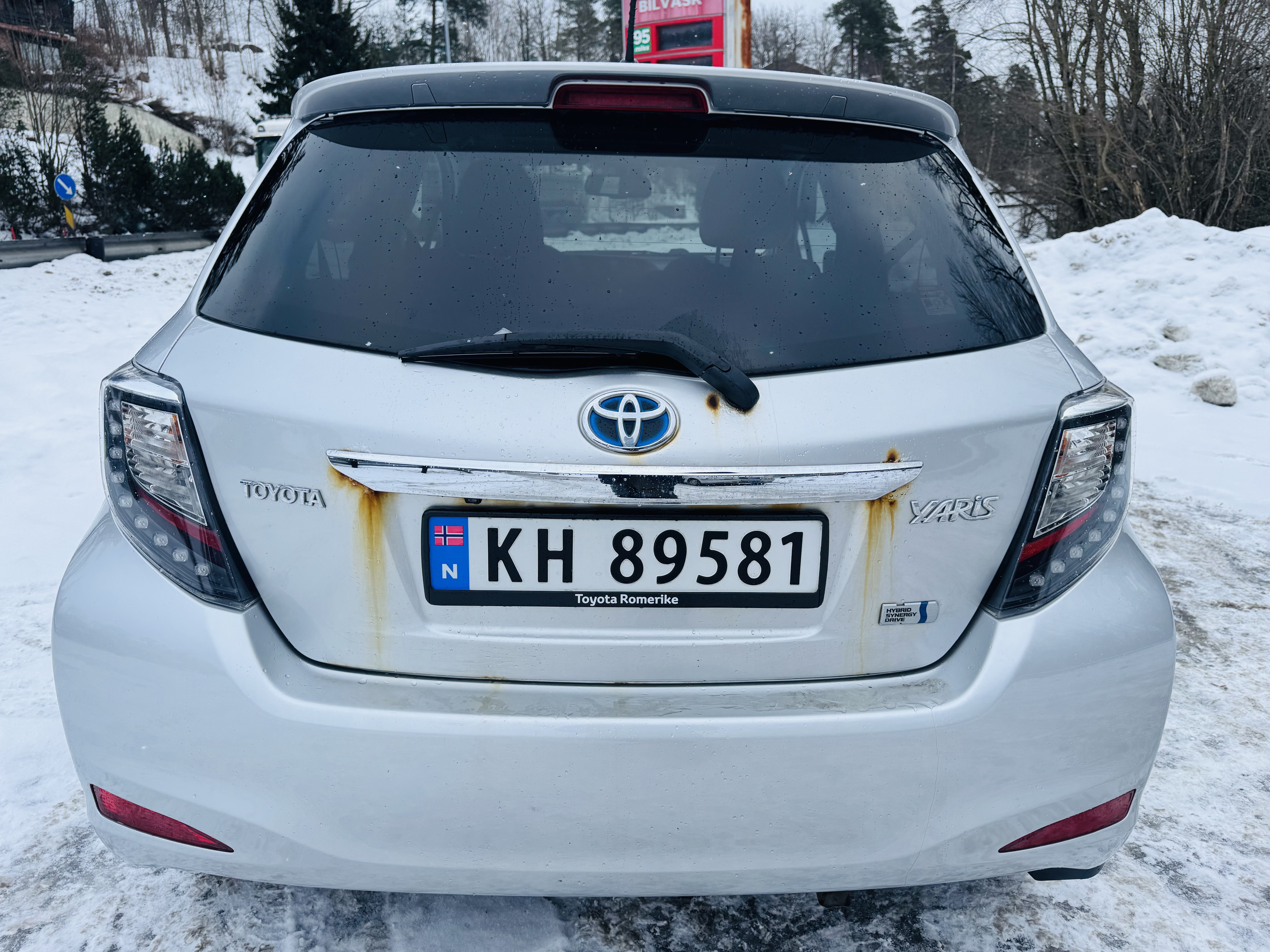 2013 TOYOTA YARIS HYBRID
