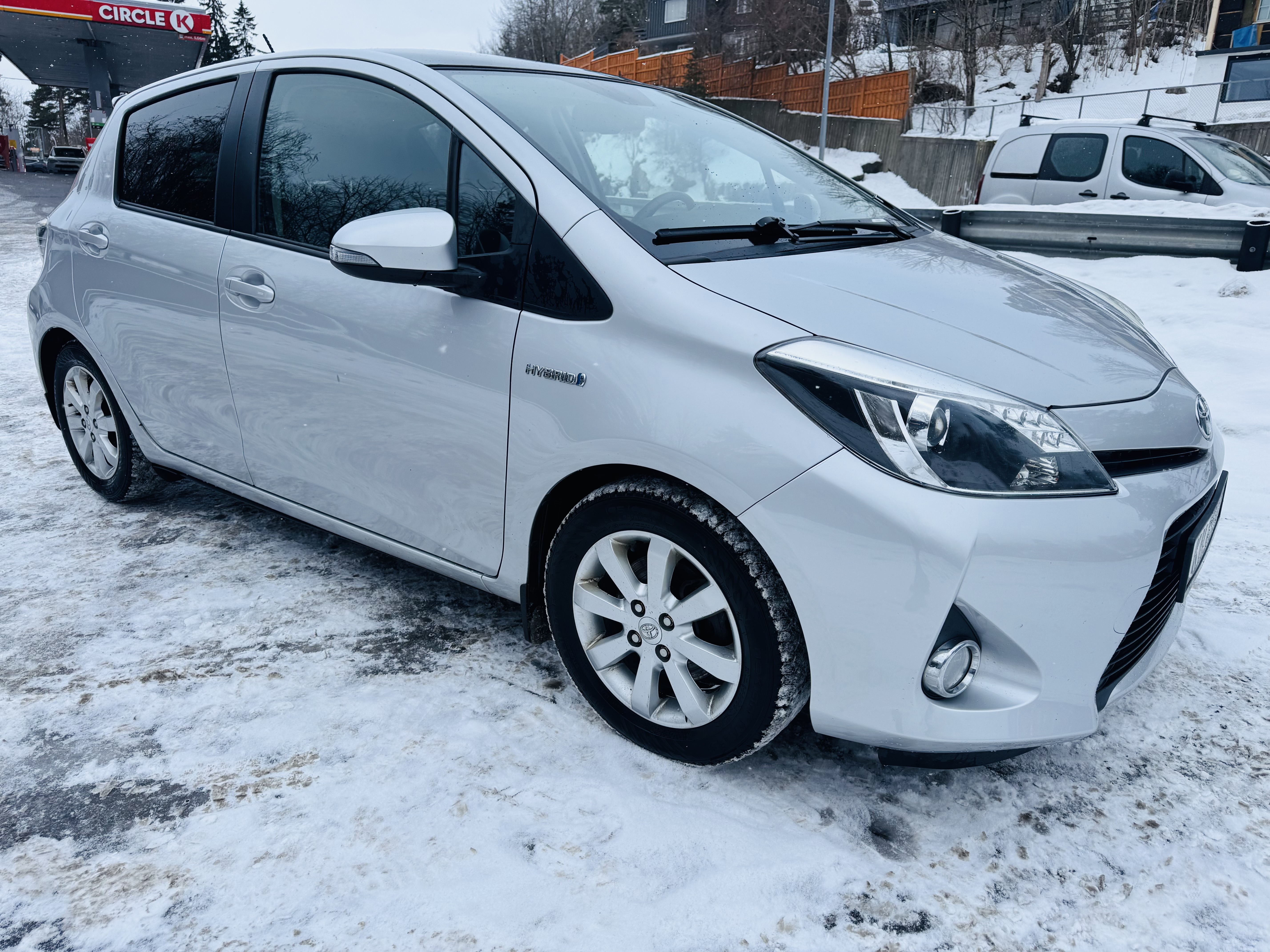 2013 TOYOTA YARIS HYBRID