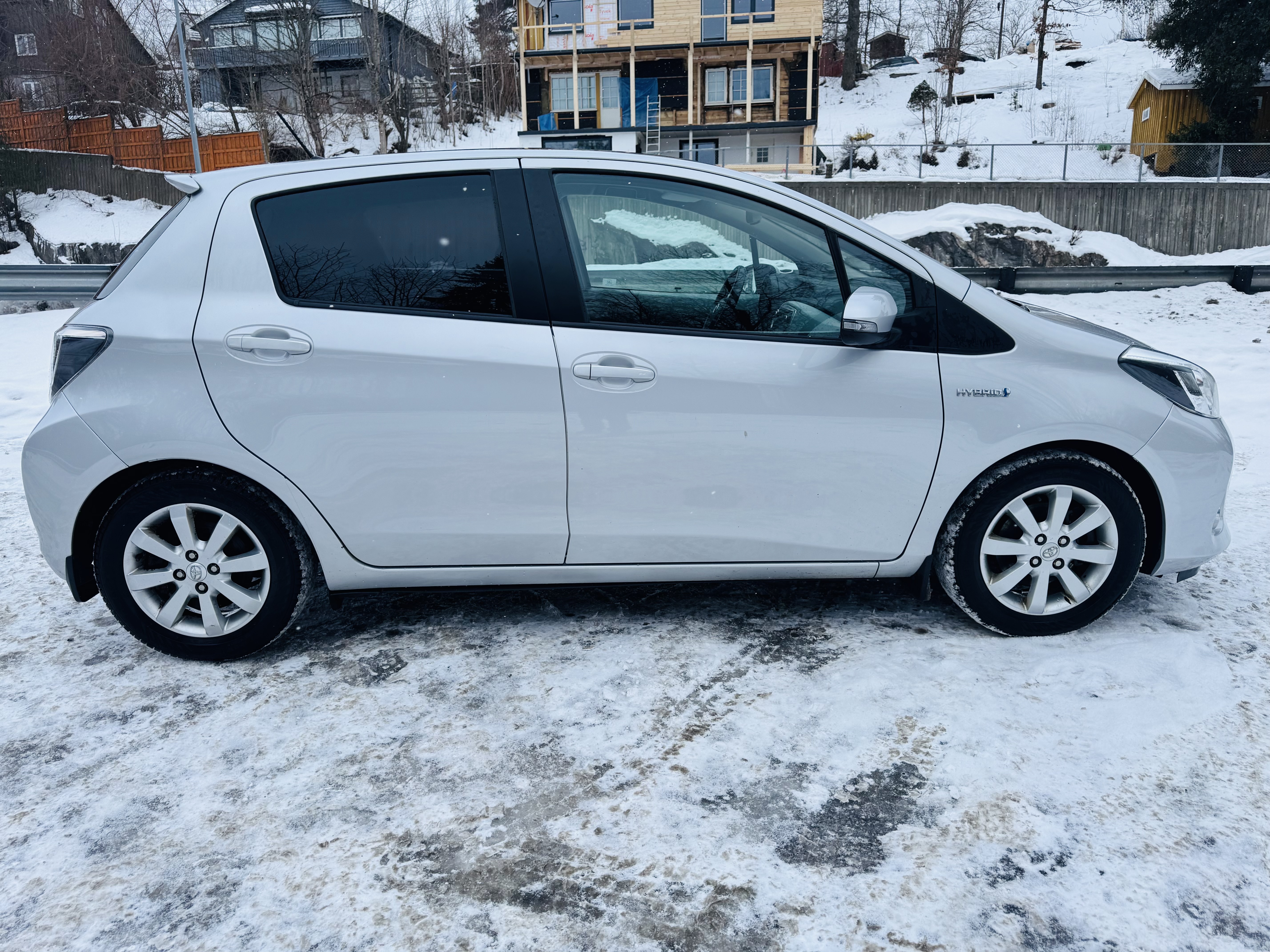 2013 TOYOTA YARIS HYBRID