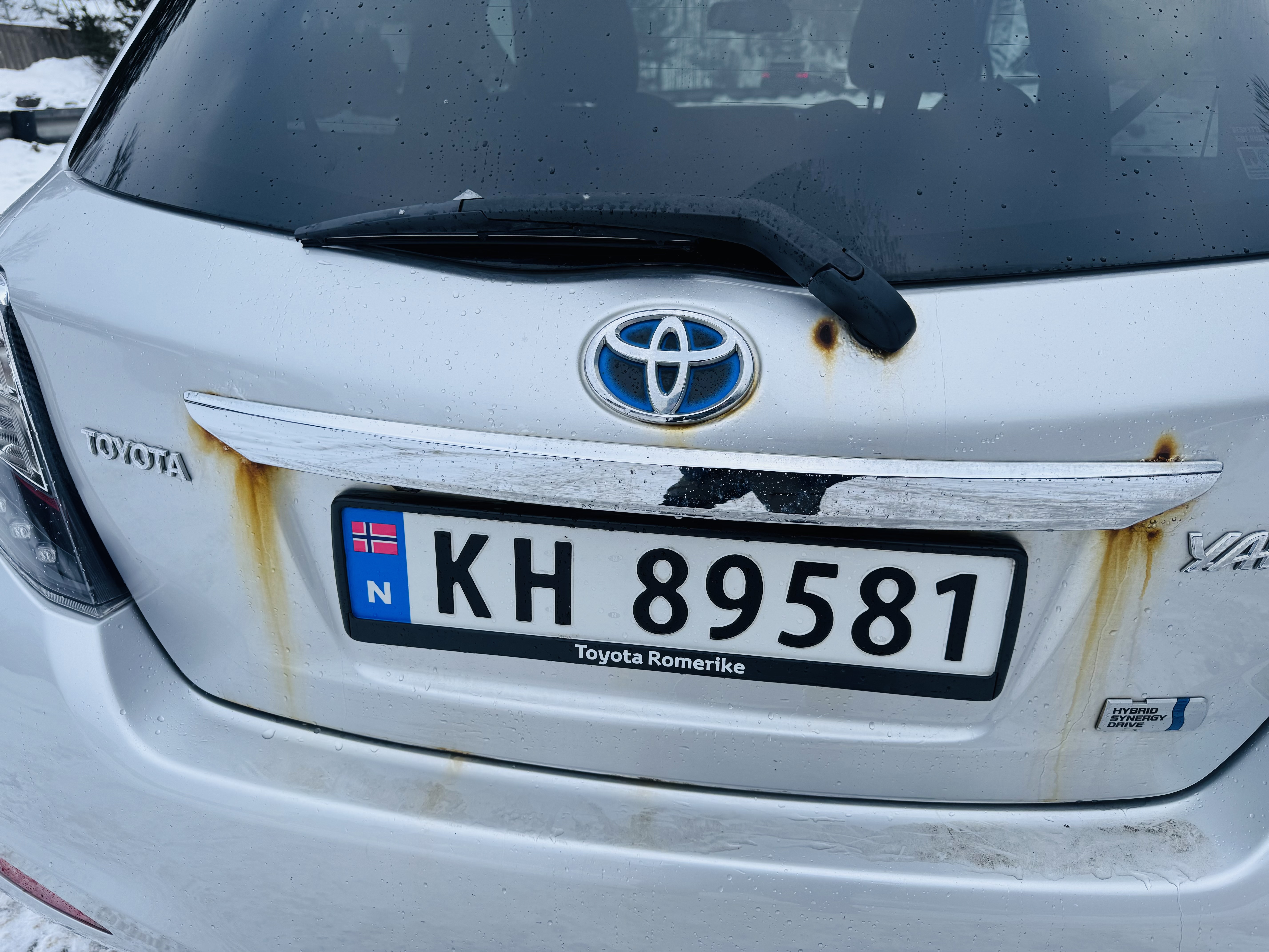 2013 TOYOTA YARIS HYBRID