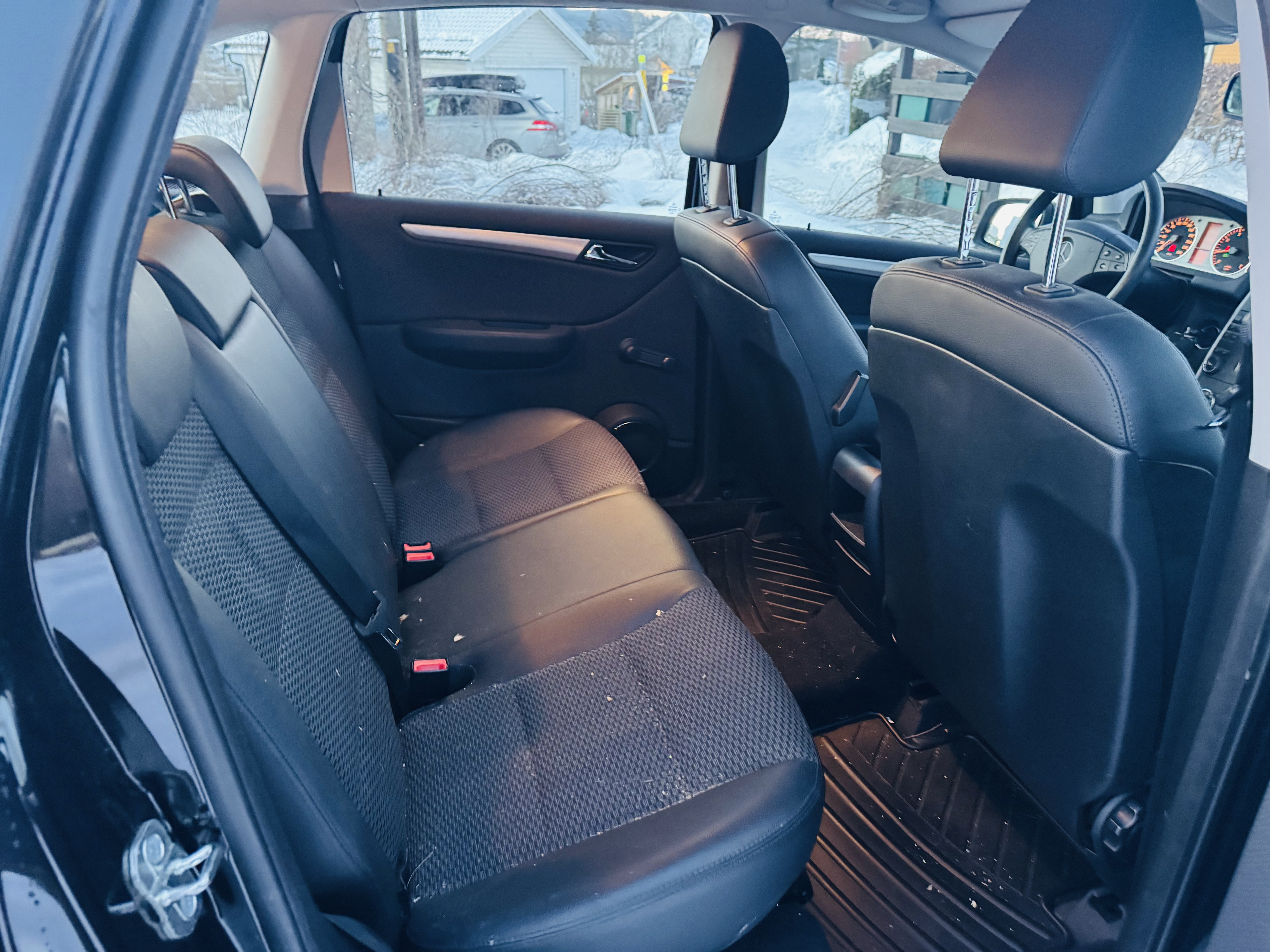 2011 MERCEDES-BENZ B 160